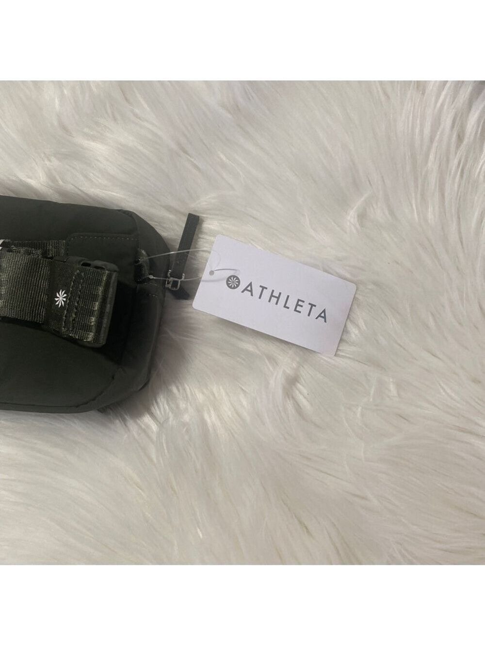 Athleta woman’s All About Large Crossbody Belt Bag One Size Green - Picture 4 of 6